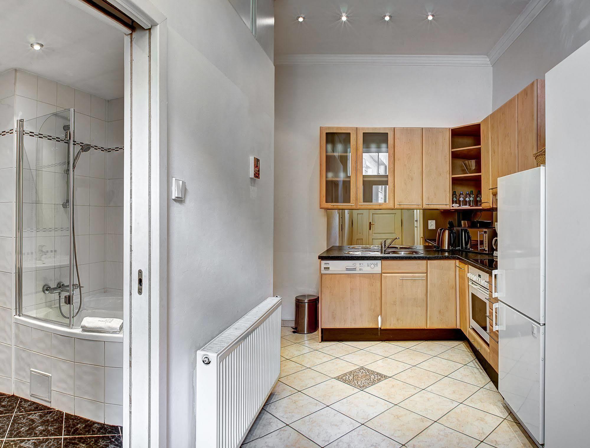 Abc Suites Aparthotel